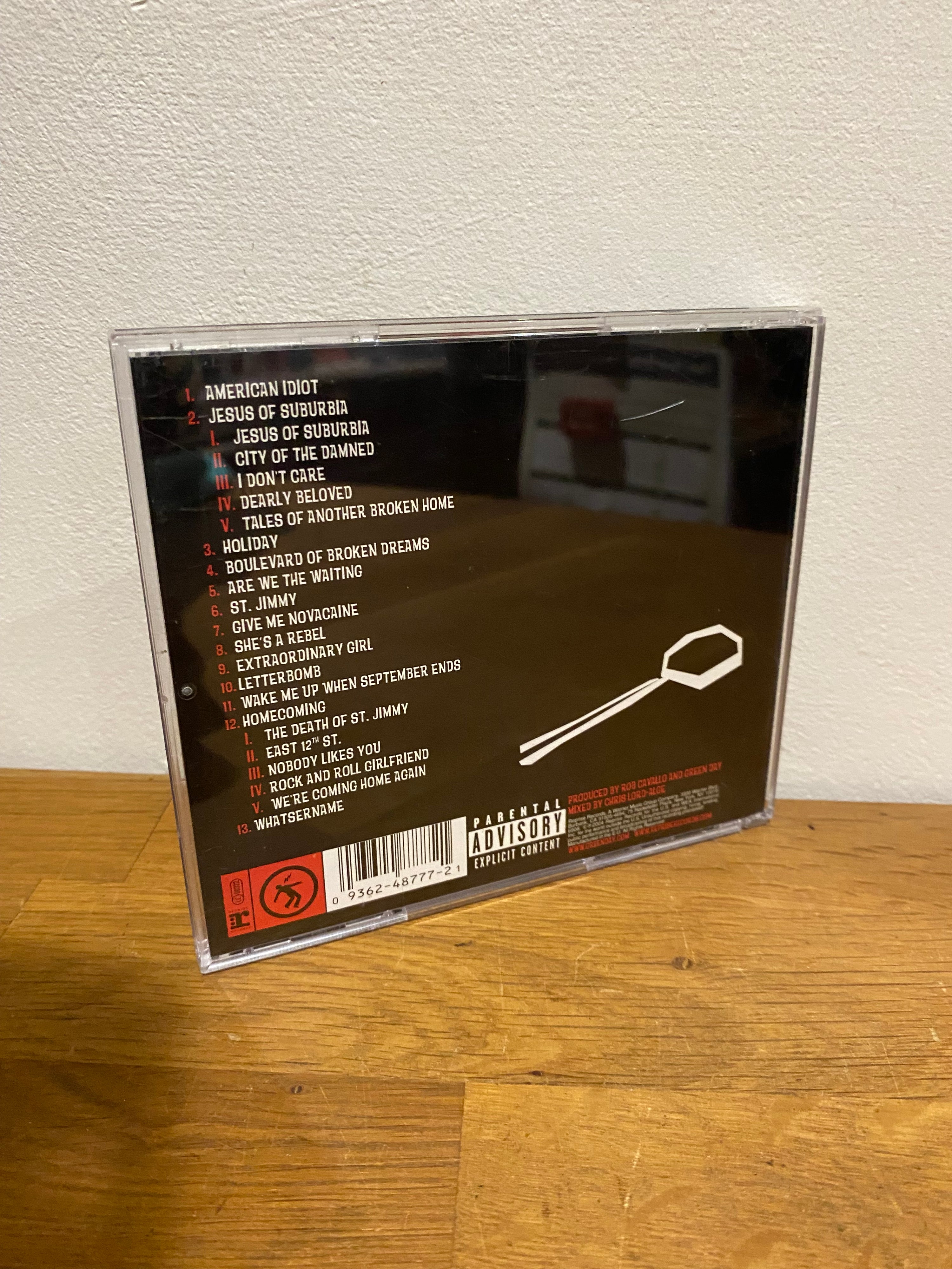 Green Day - American Idiot , cd album, 2004 Reprise records.