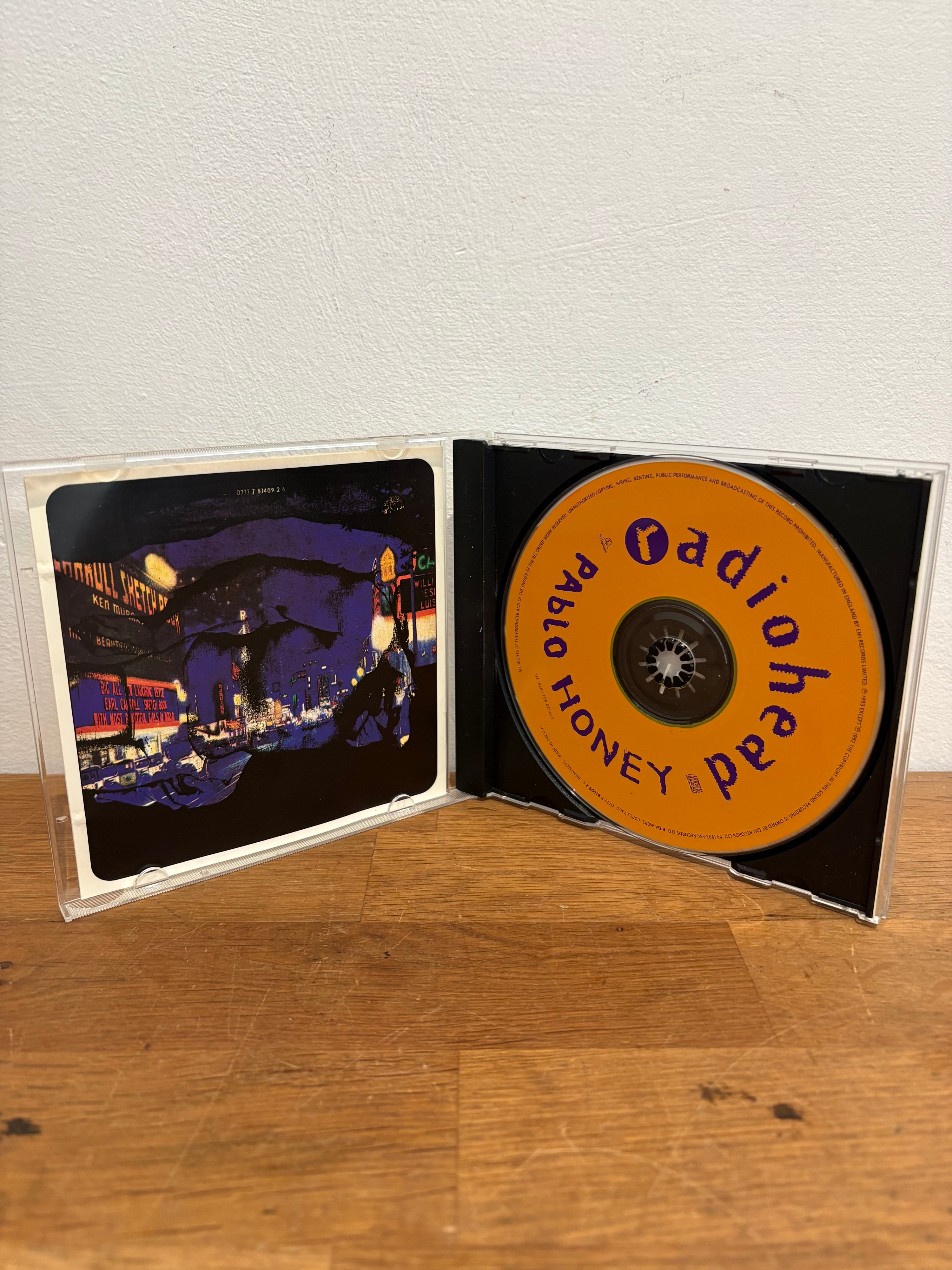 Radiohead - Pablo Honey , cd album, 1993 Parlophone.