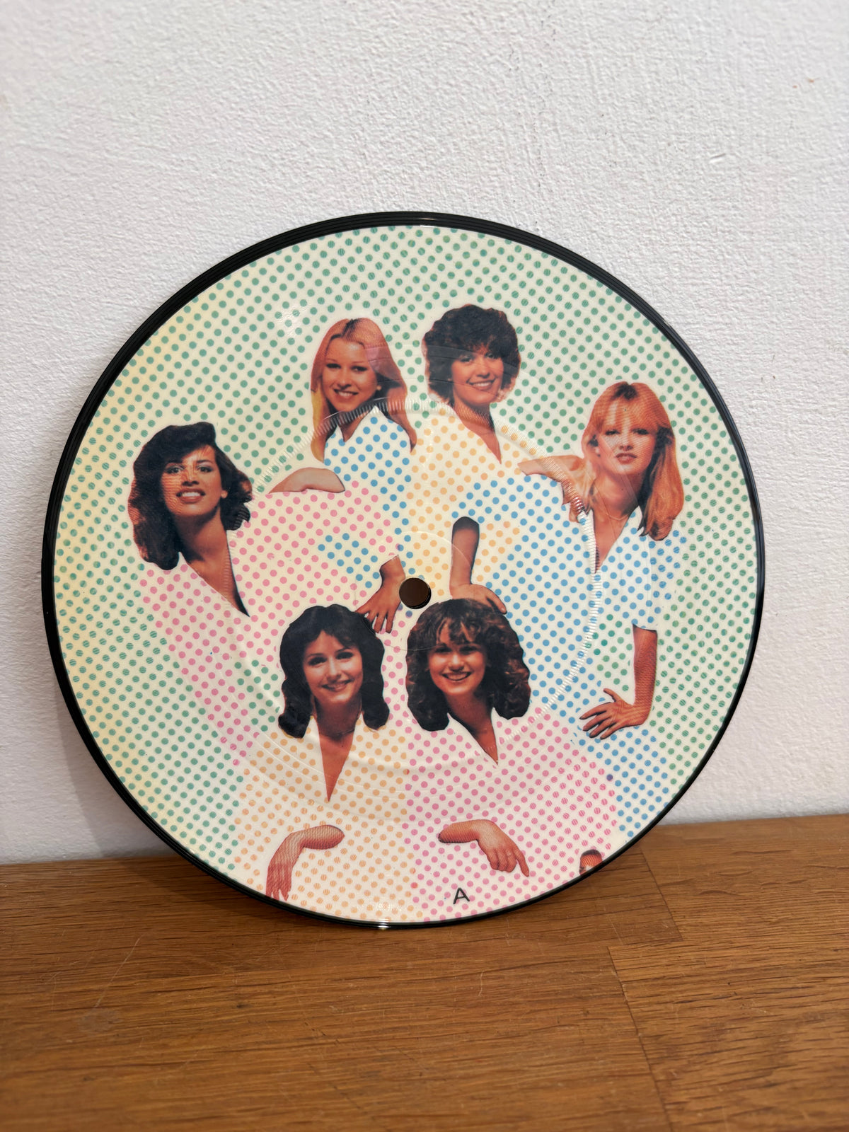 Dolly Dots - (Tell it all about) boys, 7 inch picture disc. 1979.