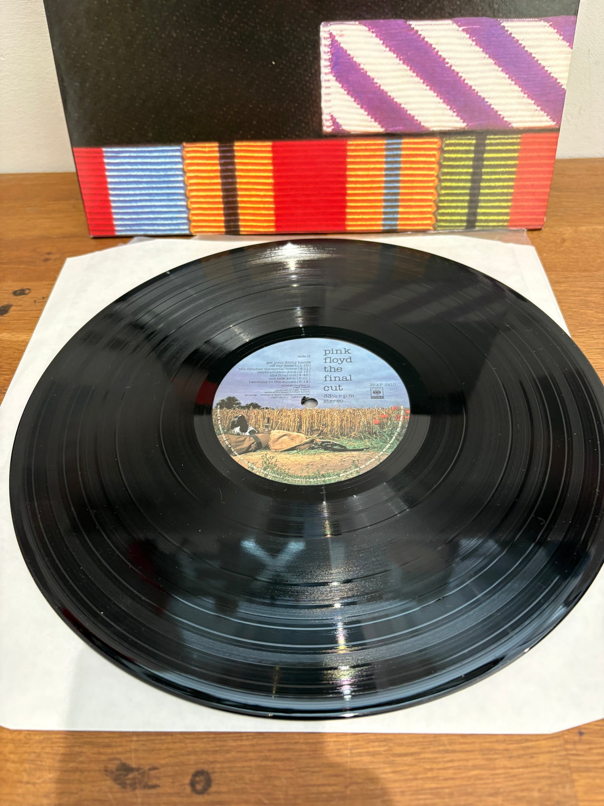 Pink Floyd - The Final Cut , Vinyl LP album, 25AP 2410 , Japanese Import . 1983 CBS.