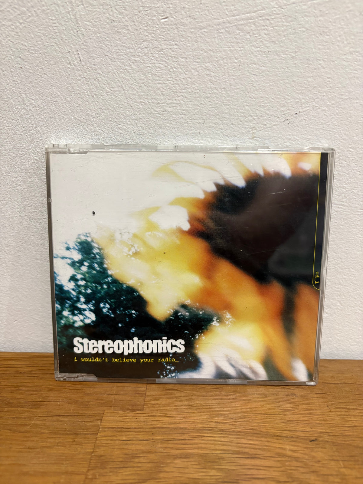 Stereophonics - I Wouldn’t believe your radio. 3 track cd single , 1999 V2 music.