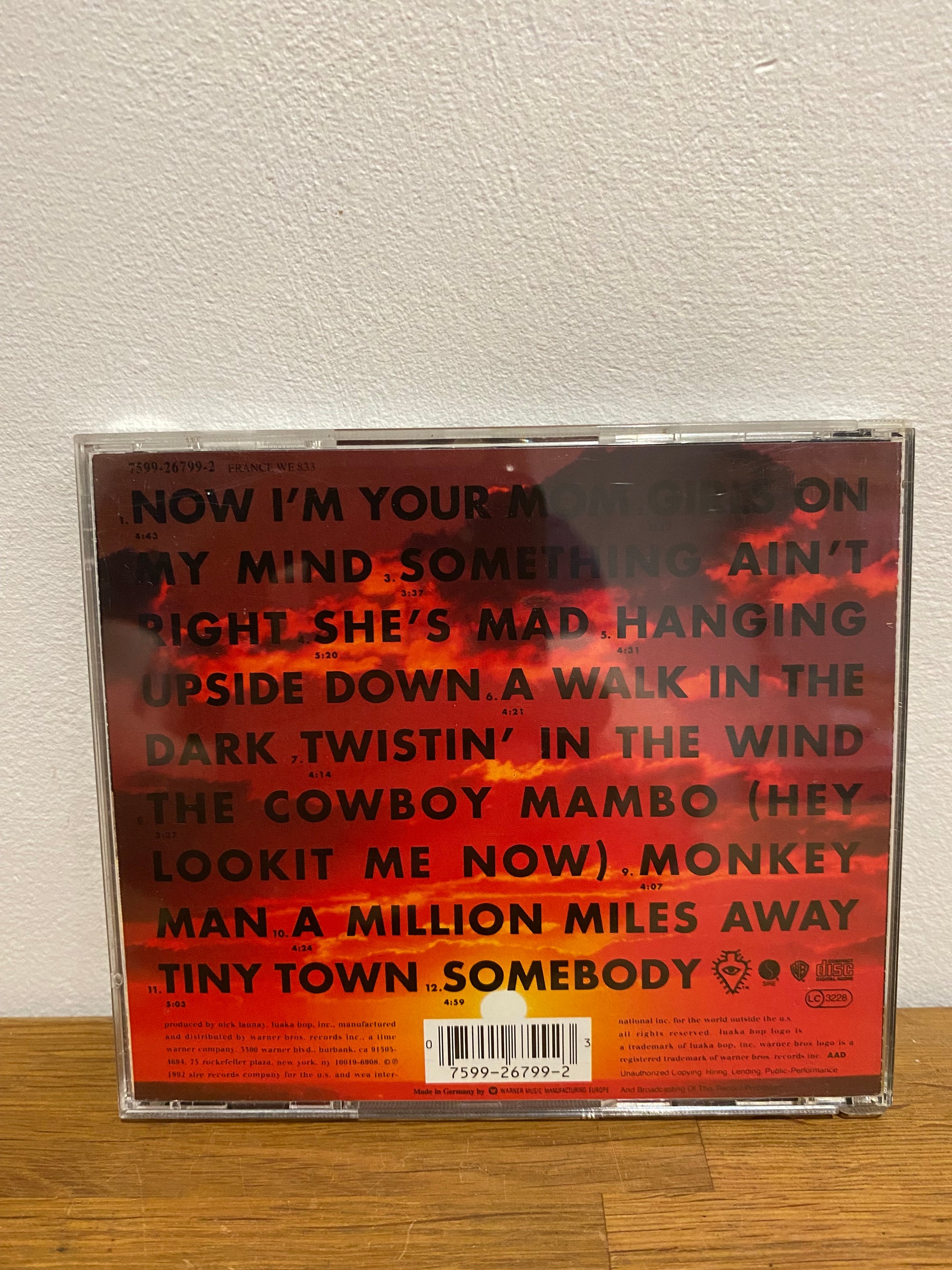 David Byrne - uh oh , cd album, 1992 Sire Records.