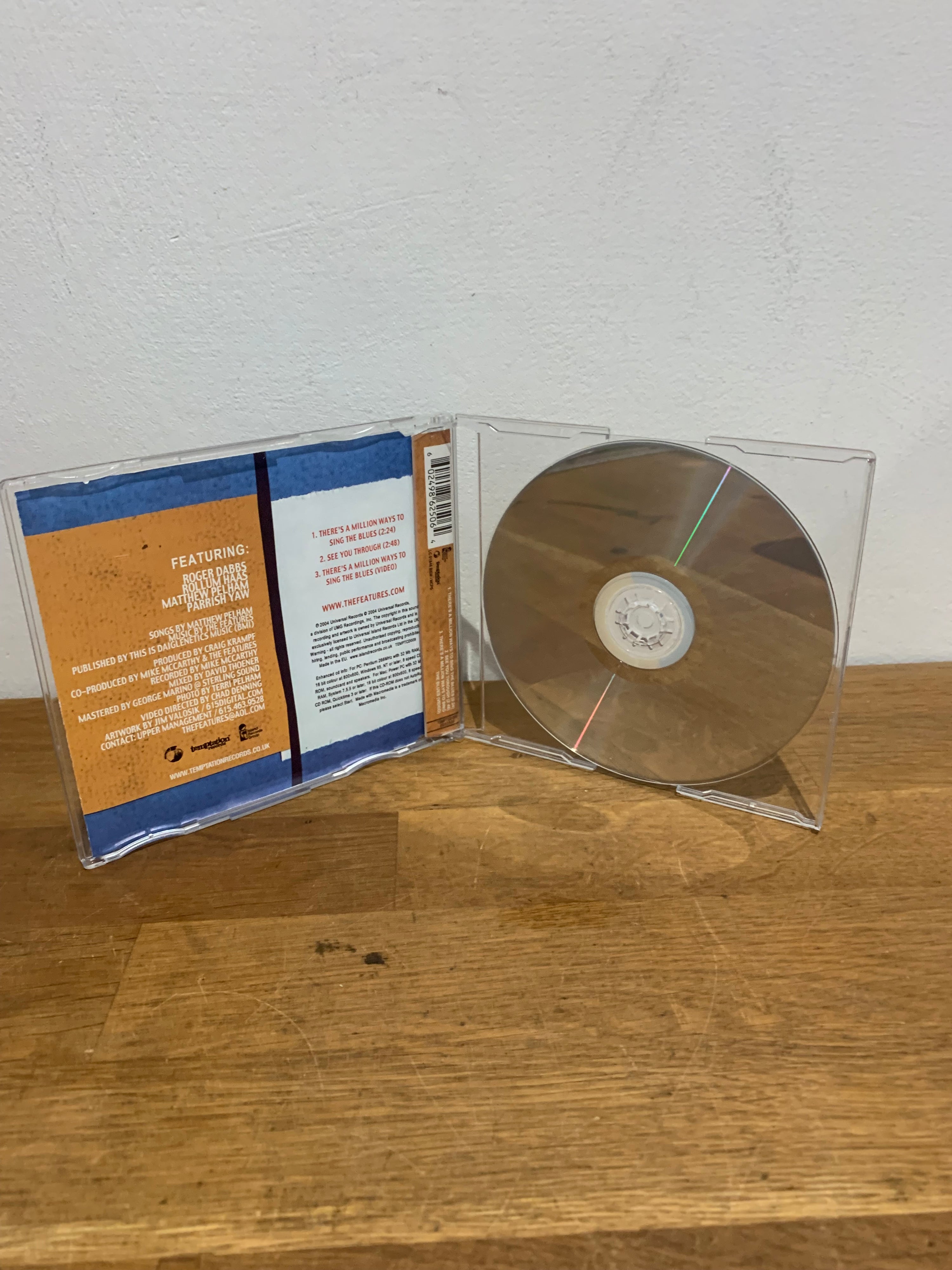 The Features - There’s a million ways to sing the blues , cd single , 2004 universal.
