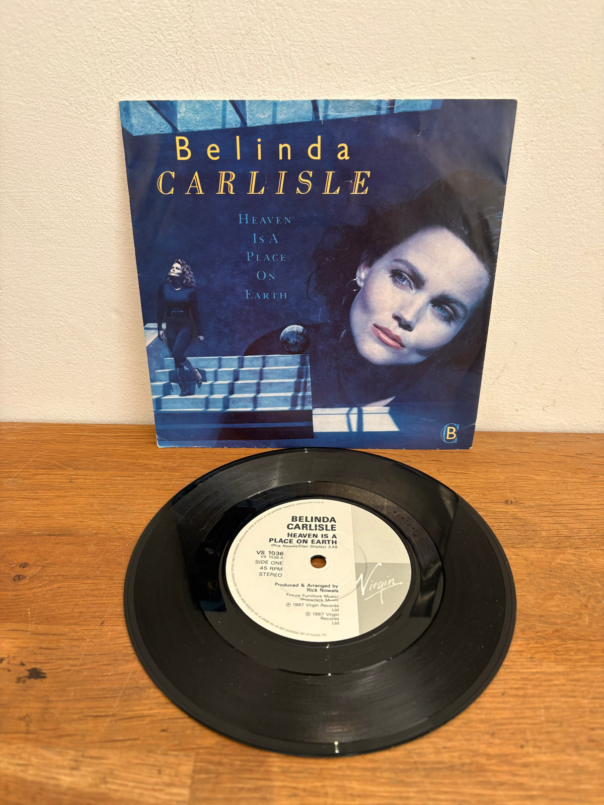 Belinda Carlisle - Heaven is a place on earth, 7 inch single, 1987 Virgin.