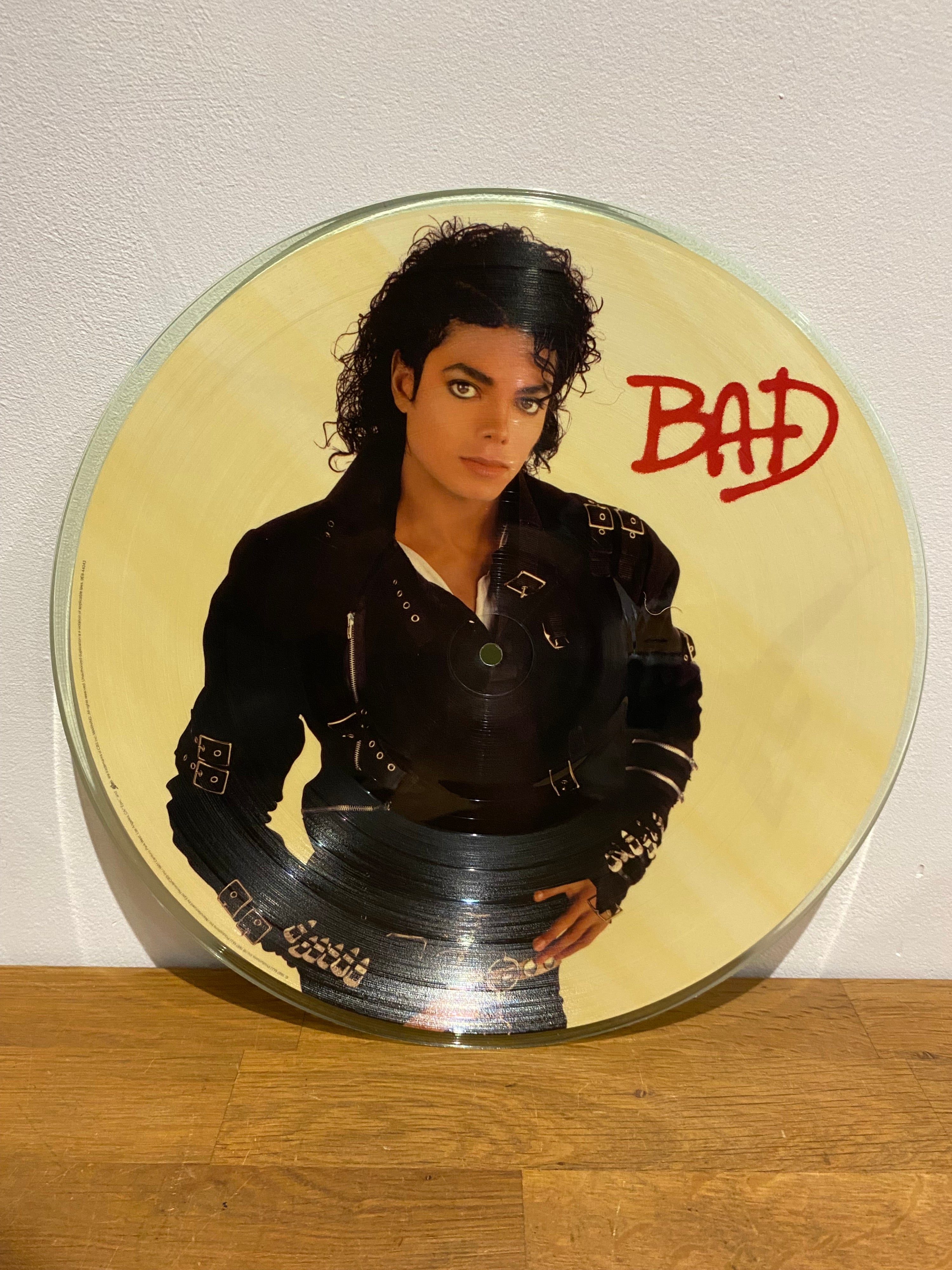 Michael Jackson- Bad , picture disc . Epic 1987