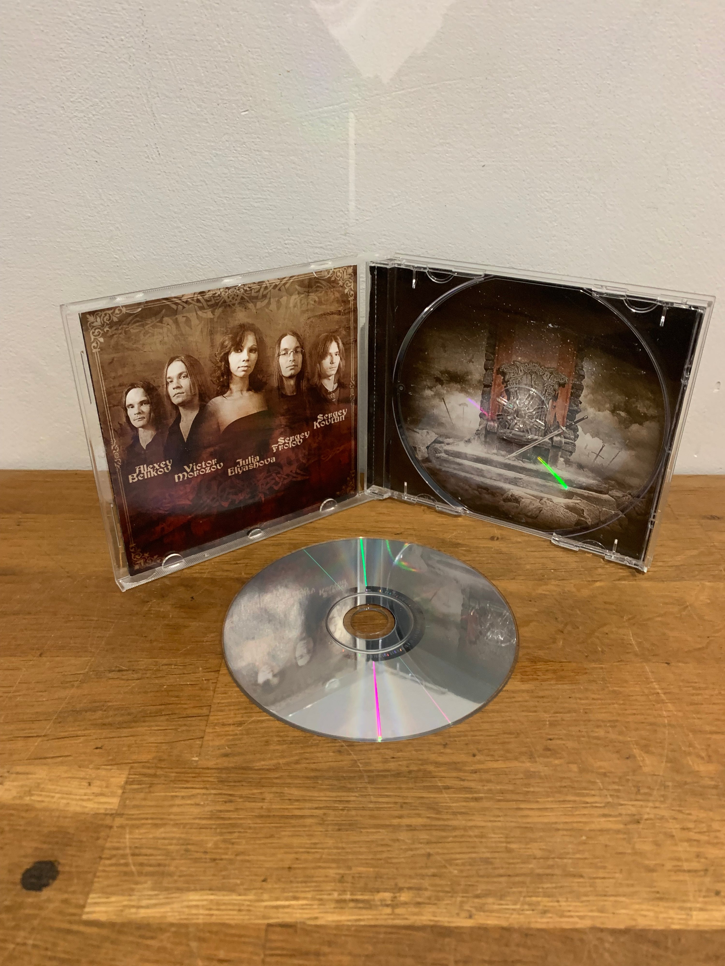 Scarleth - Break the silence, cd album , 2011 Casket records.