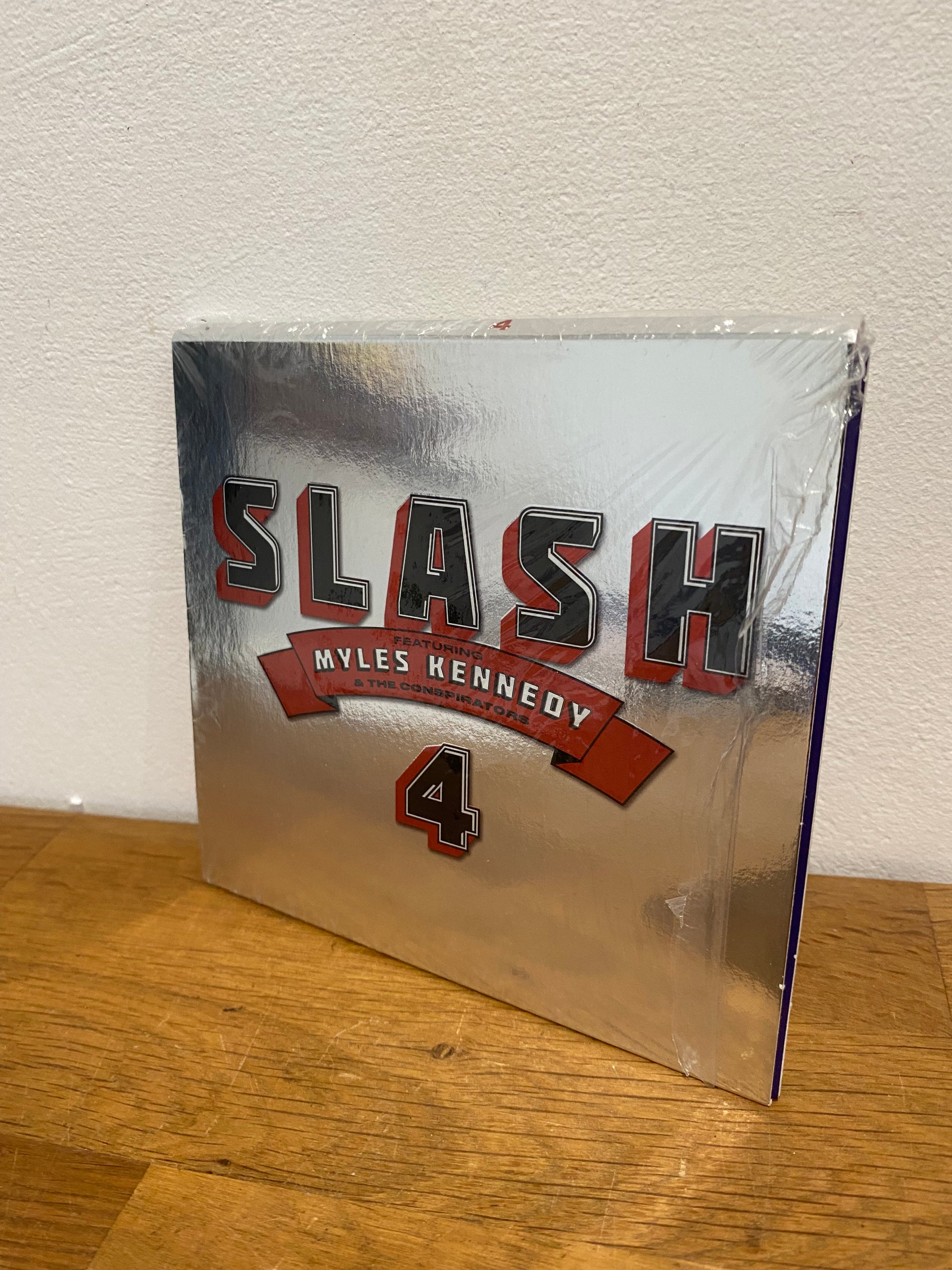 Slash featuring Myles Kennedy - 4 , cd album, 2021 Snakepit records. Cardboard gatefold sleeve