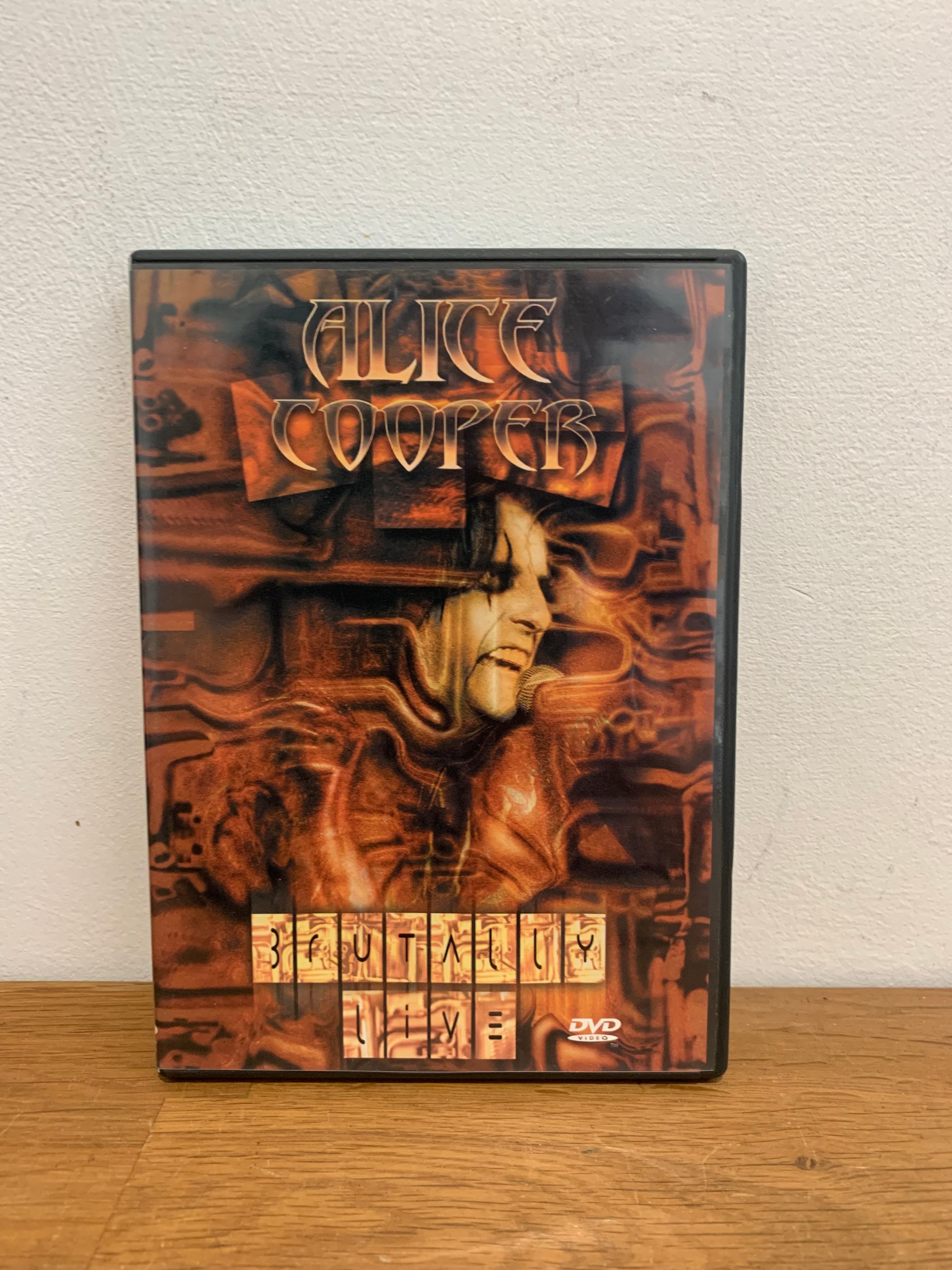 Alice Cooper - Brutally Live , dvd .