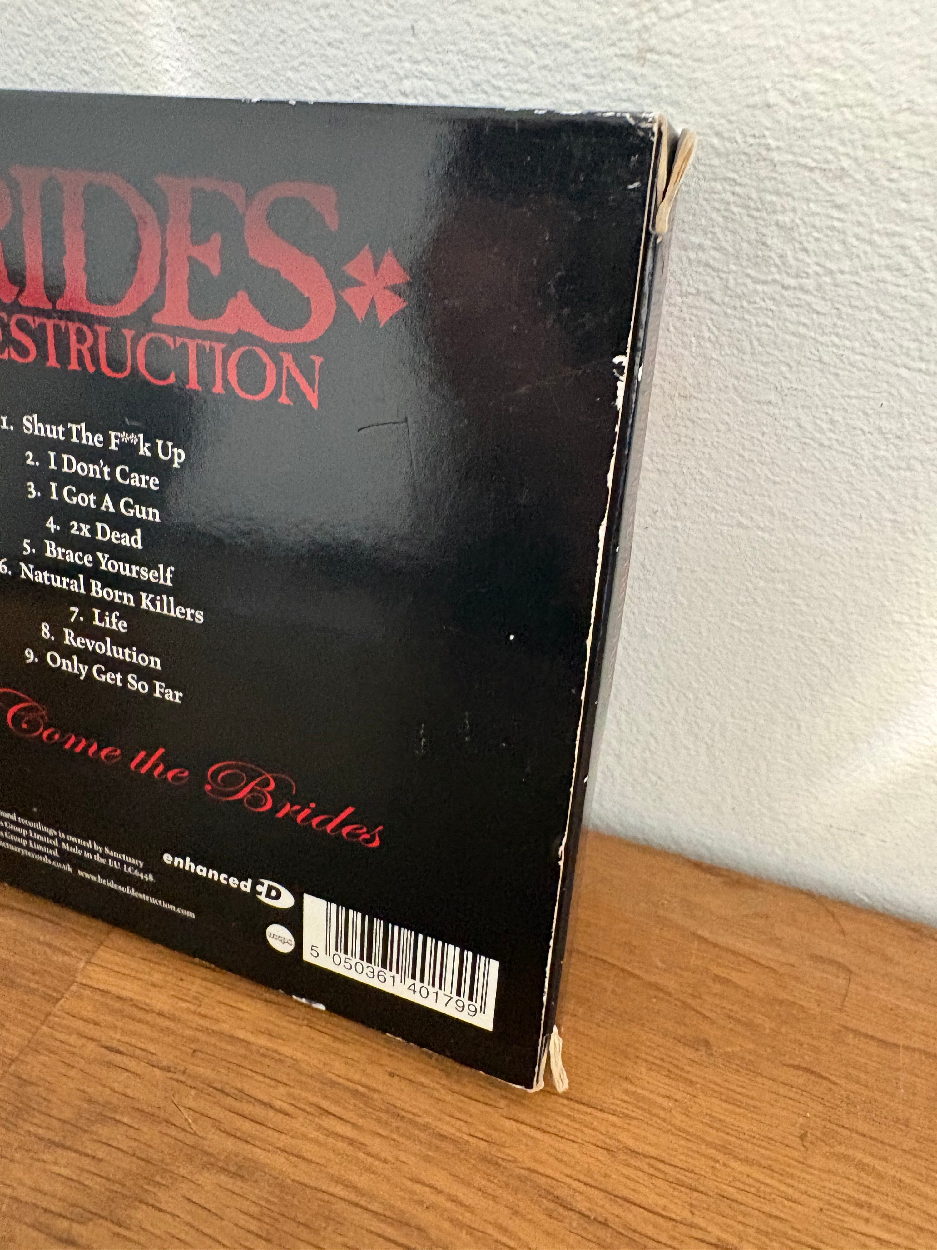 Brides of Destruction - Here come the brides, limited edition enhanced with poster . Cd album