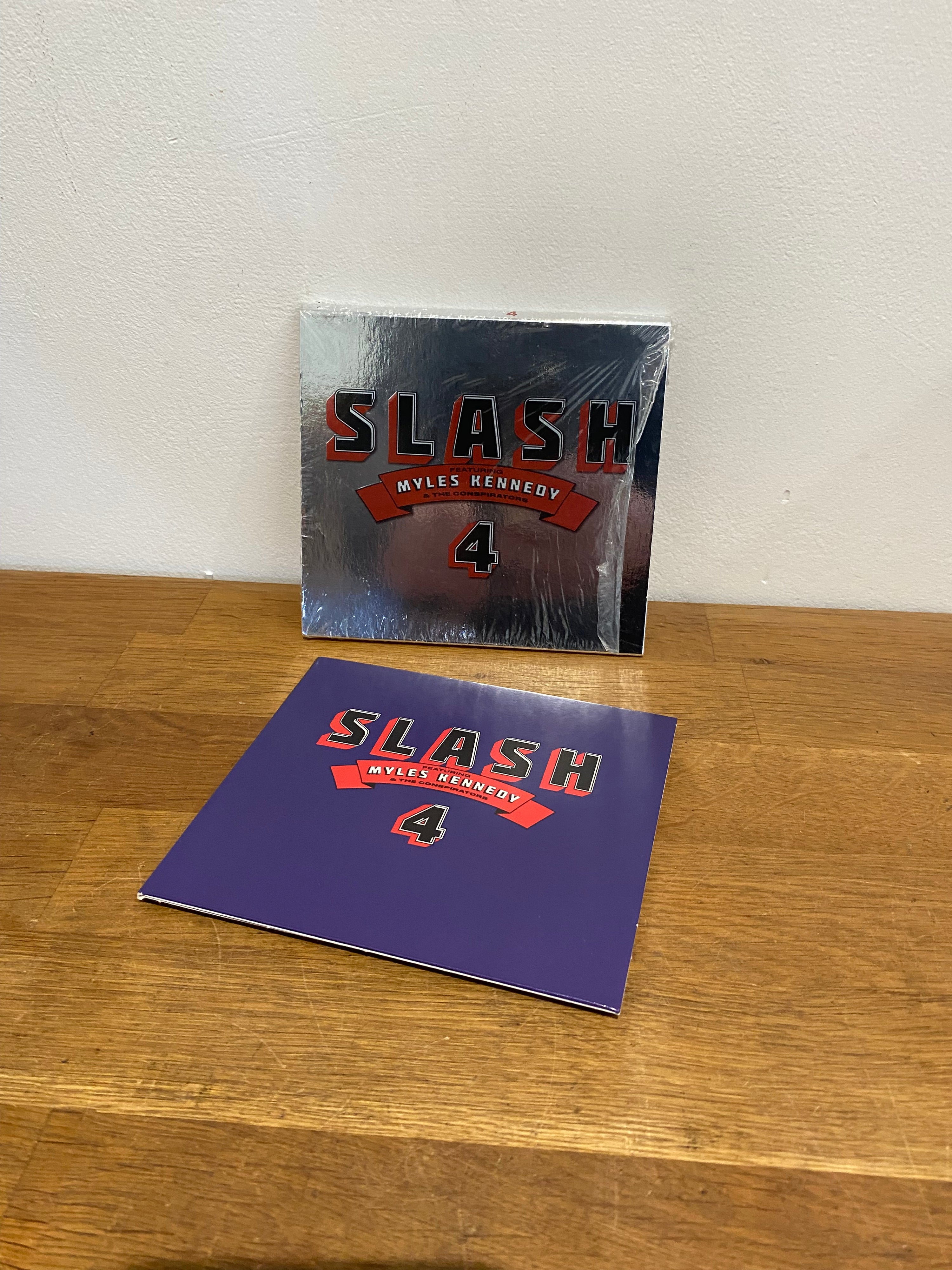 Slash featuring Myles Kennedy - 4 , cd album, 2021 Snakepit records. Cardboard gatefold sleeve