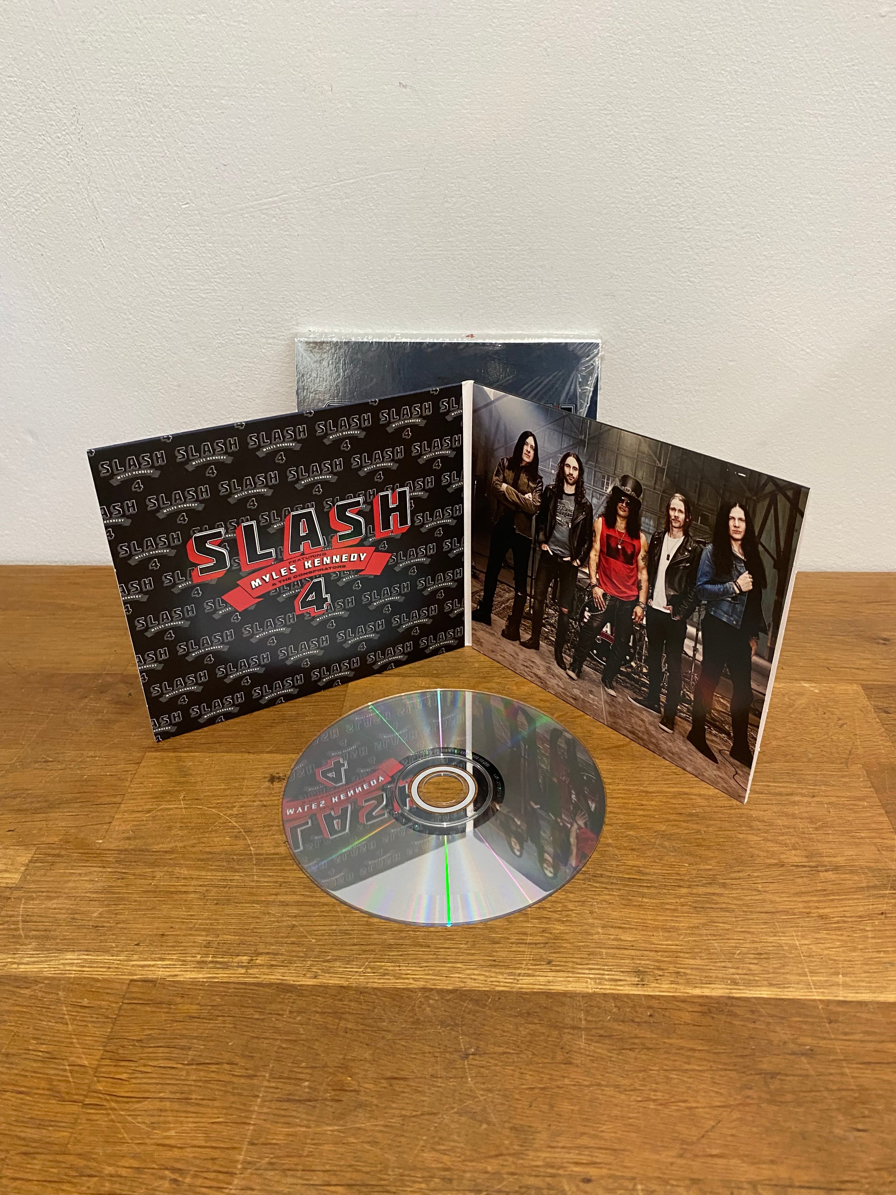 Slash featuring Myles Kennedy - 4 , cd album, 2021 Snakepit records. Cardboard gatefold sleeve