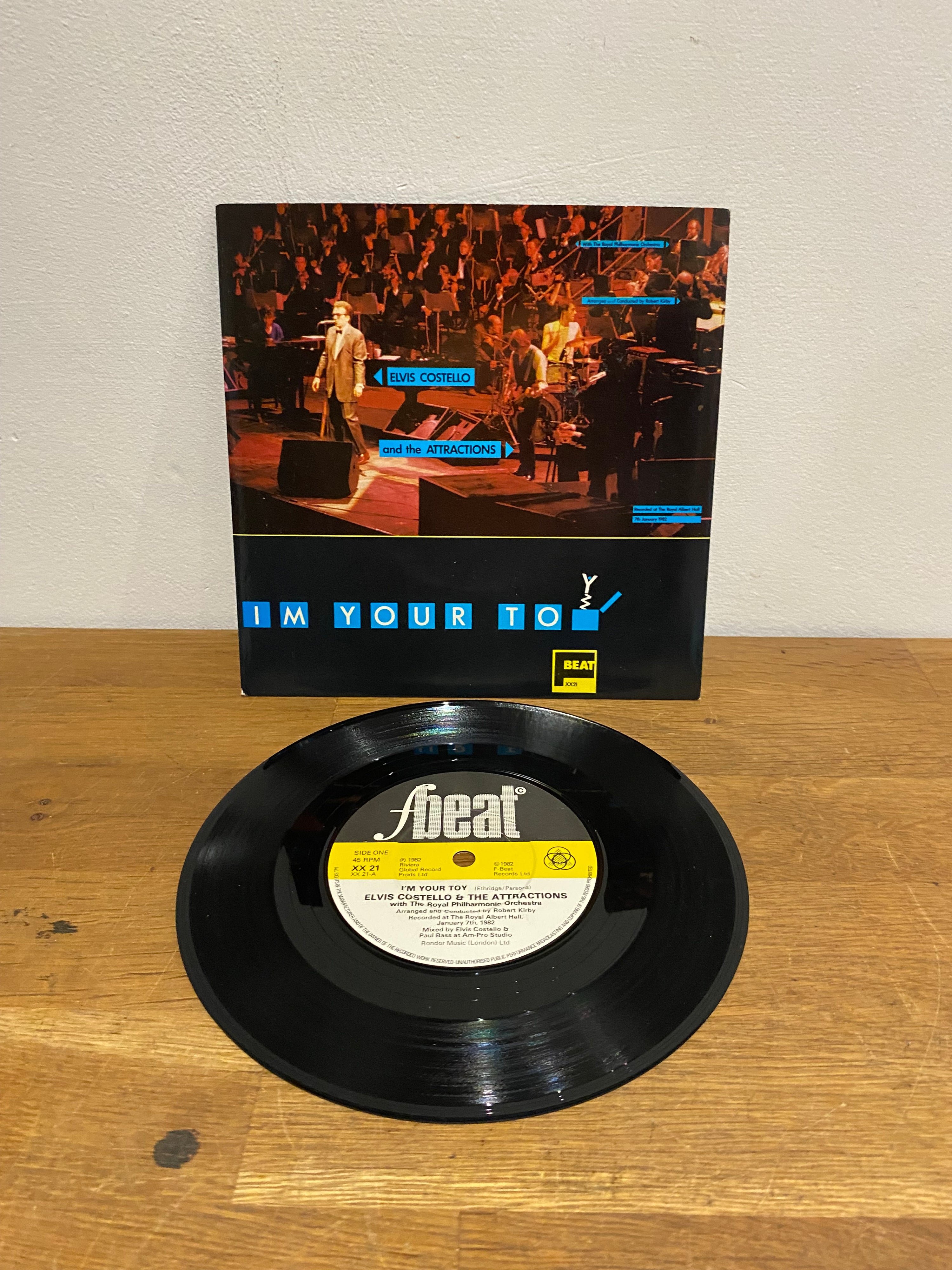 Elvis Costello & The Attractions - I’m your toy , 7” single, 1982 , F Beat records.