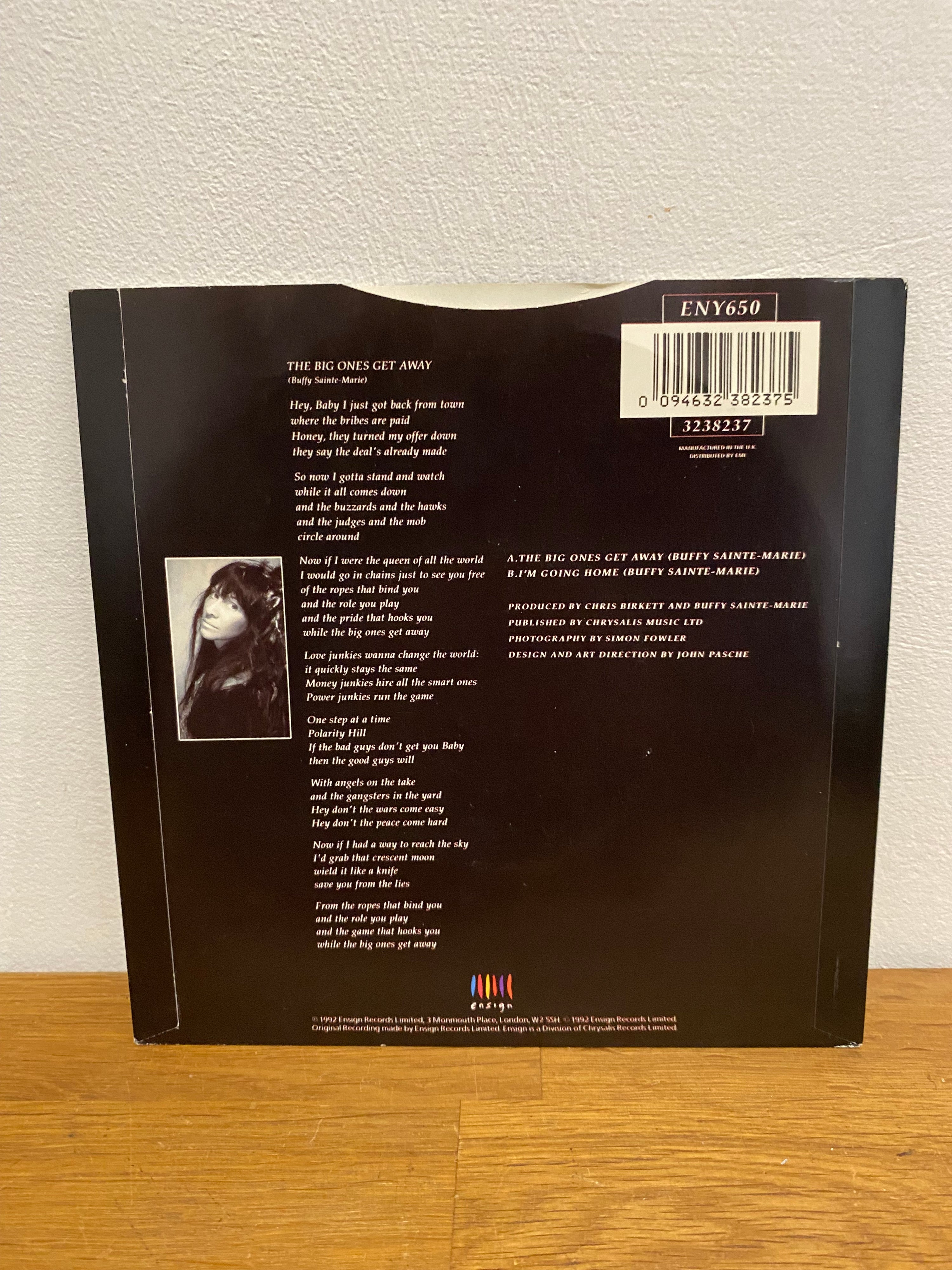 Buffy Sainte Marie - The big ones get away. 1992, 7” single