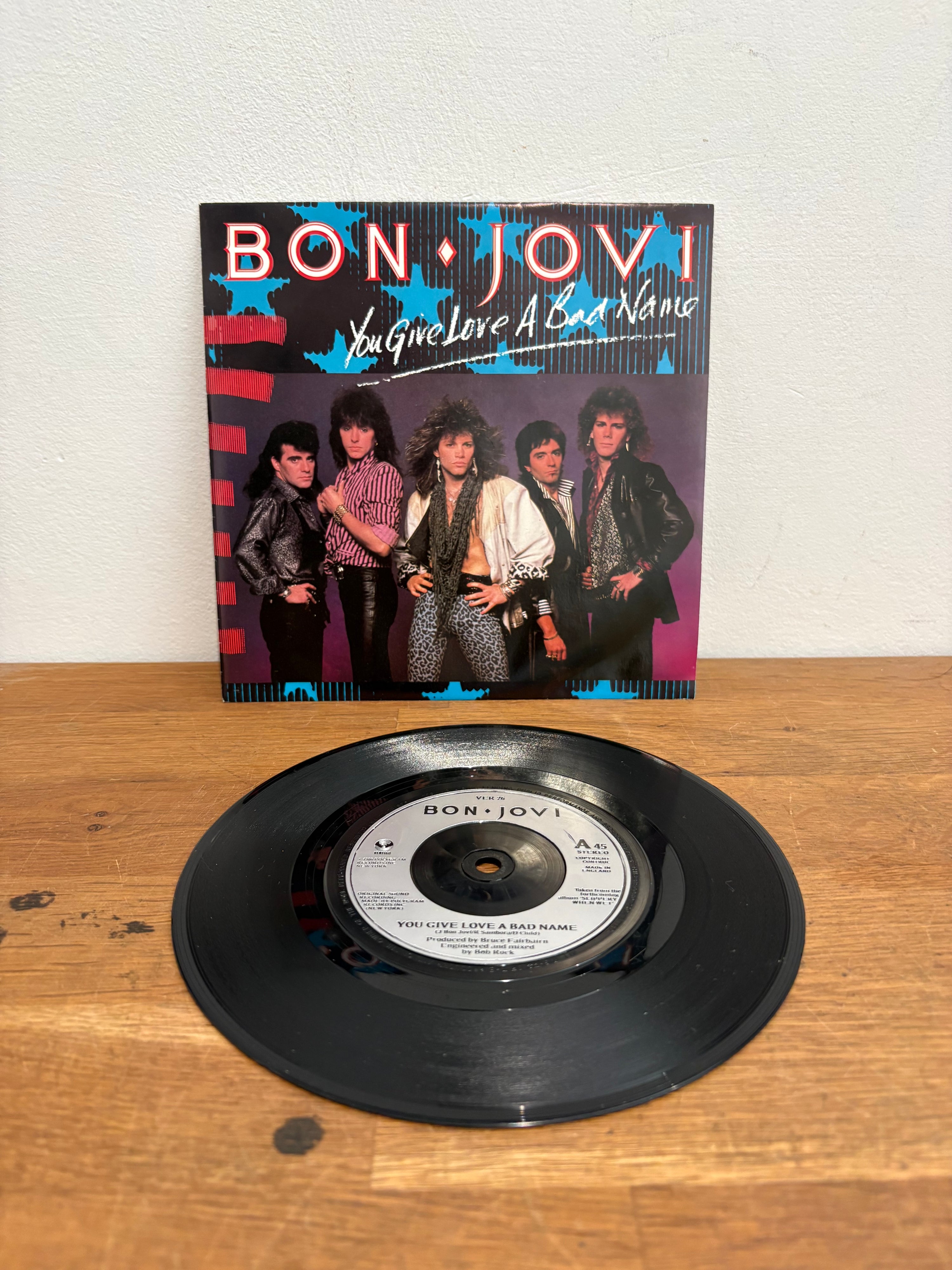 Bon Jovi - You give love a bad name, 7 inch single , 1986 Vertigo records.