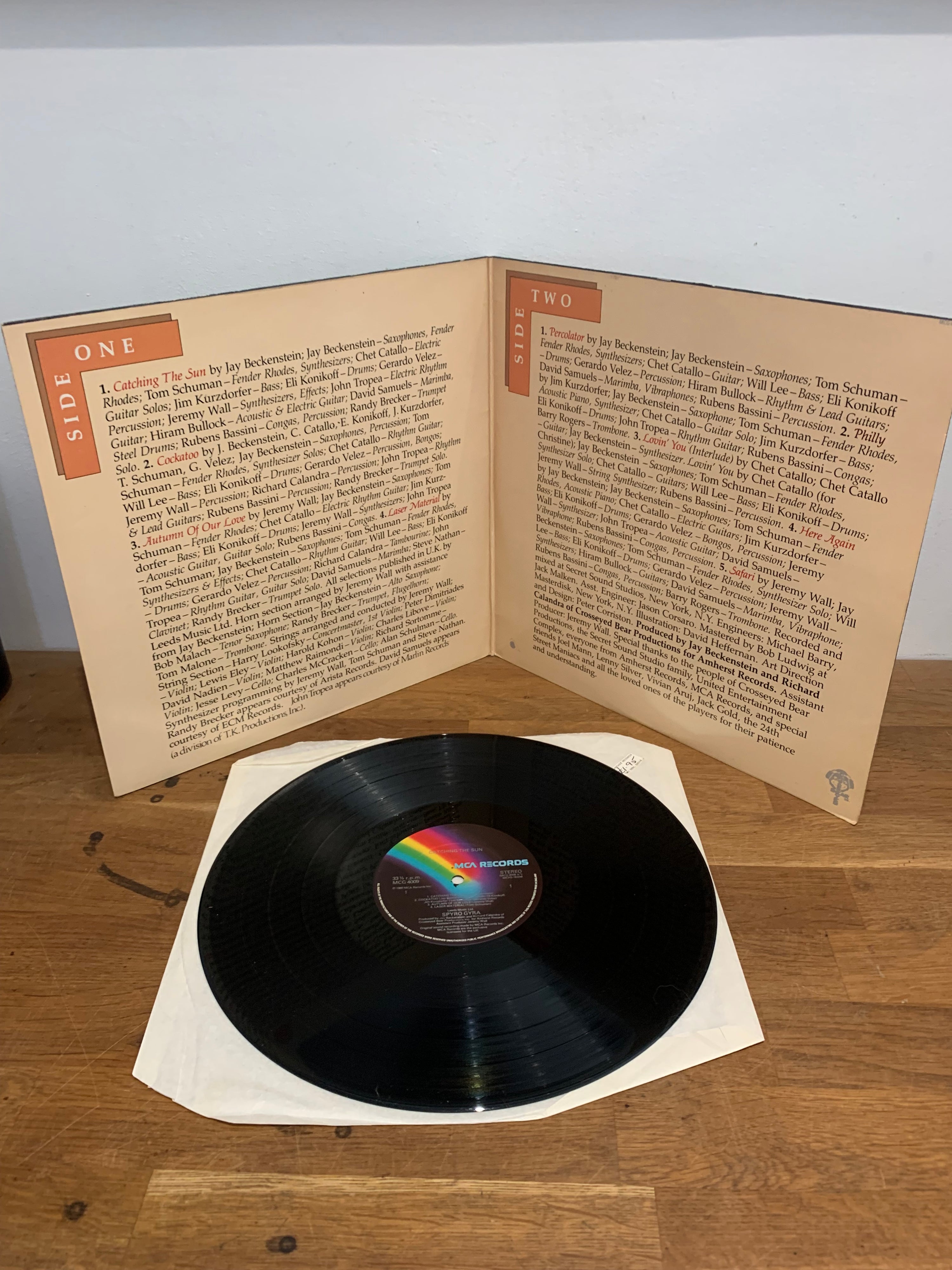 Spyro Gyro - Catching the sun , Lp vinyl album, MCA Records 1980.