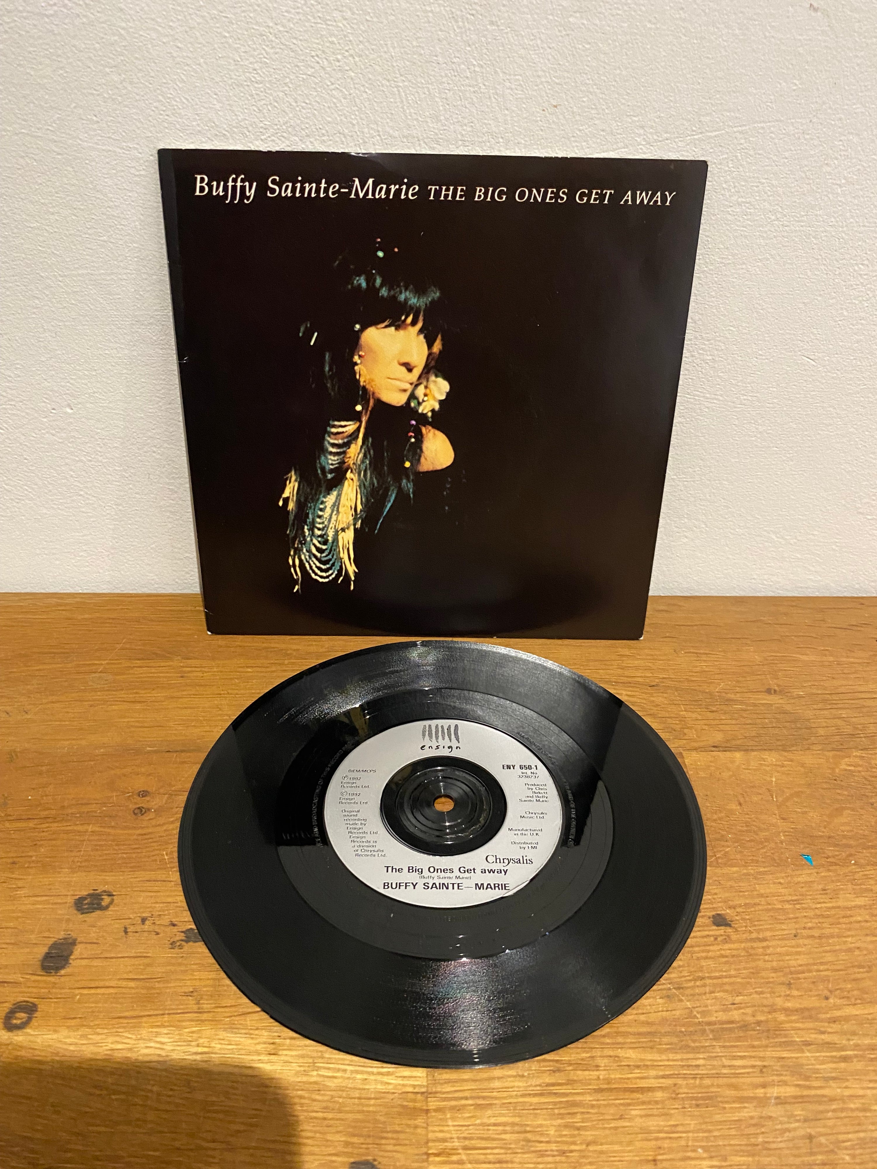 Buffy Sainte Marie - The big ones get away. 1992, 7” single