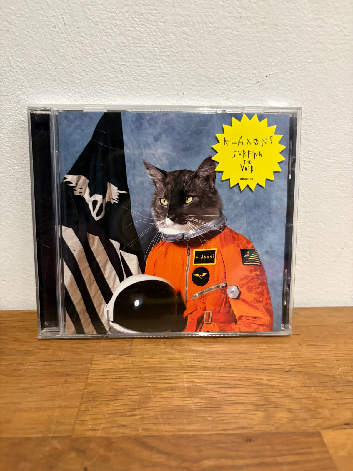 Klaxons - Surfing the void , cd album , 2010.